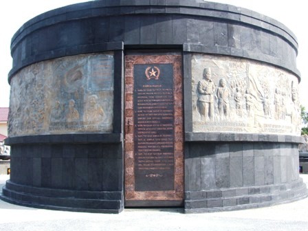 DOOR AND RELIEF